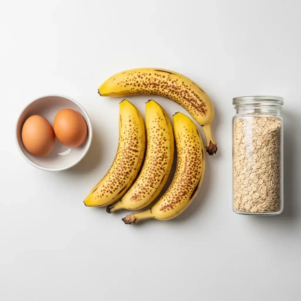 Apenas 3 ingredientes para o Bolo de Banana Fit banana, ovo, aveia.
