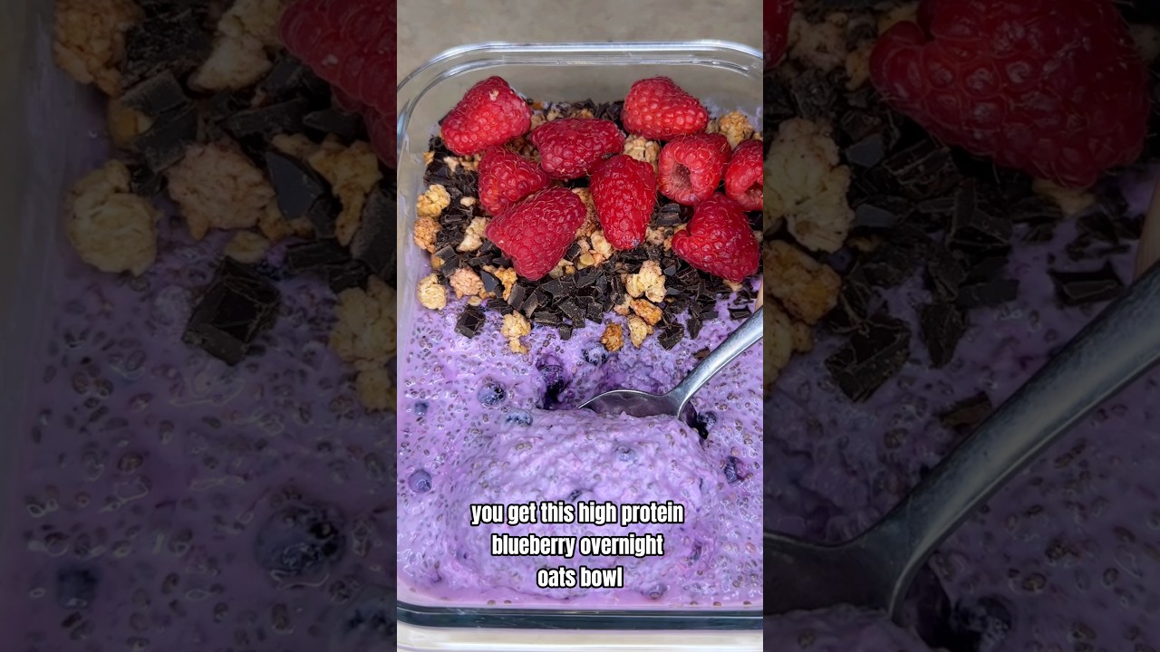 HIGH-PROTEIN BLUEBERRY OVERNIGHT OATS