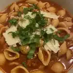 sopa de pasta de tomate