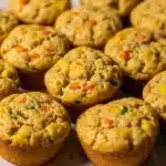 Muffins de Abobrinha, Batata, Cenoura e Queijo