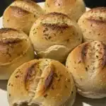 Pão de 3 Ingredientes (e fica pronto em 5 minutos)