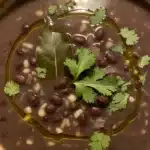 Sopa de feijão preto