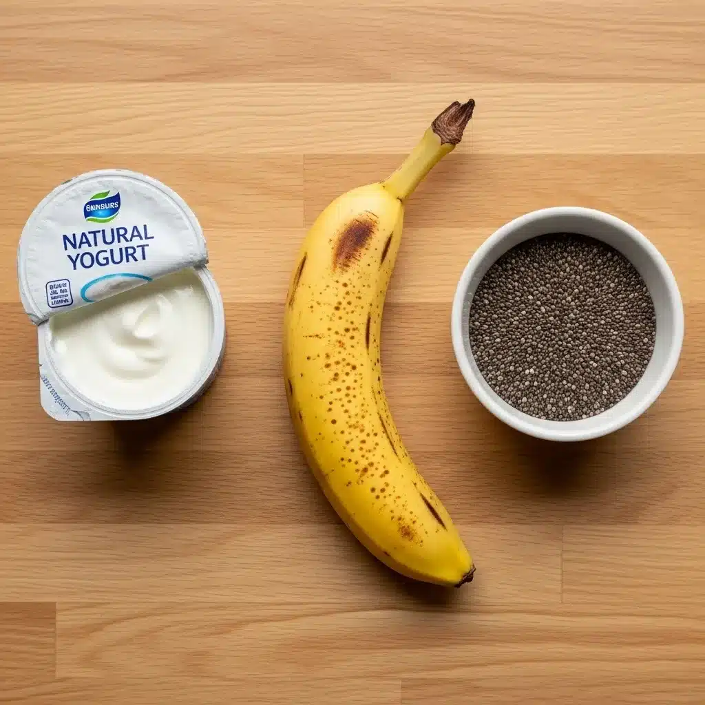 Ingredientes simples banana, iogurte e chia.